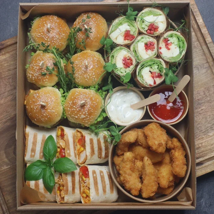 Box mix przekąsek - catering Kraków